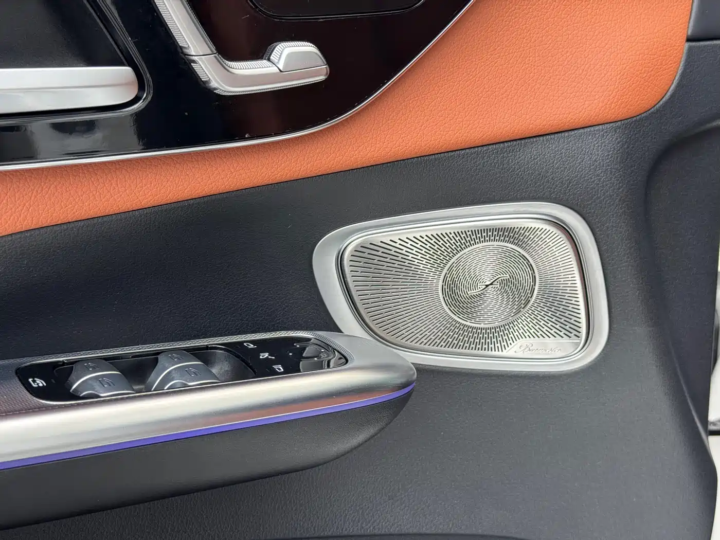 Mercedes-Benz GLC 2023 GLC 300 L 4MATIC Sport 5-Seater фото 12