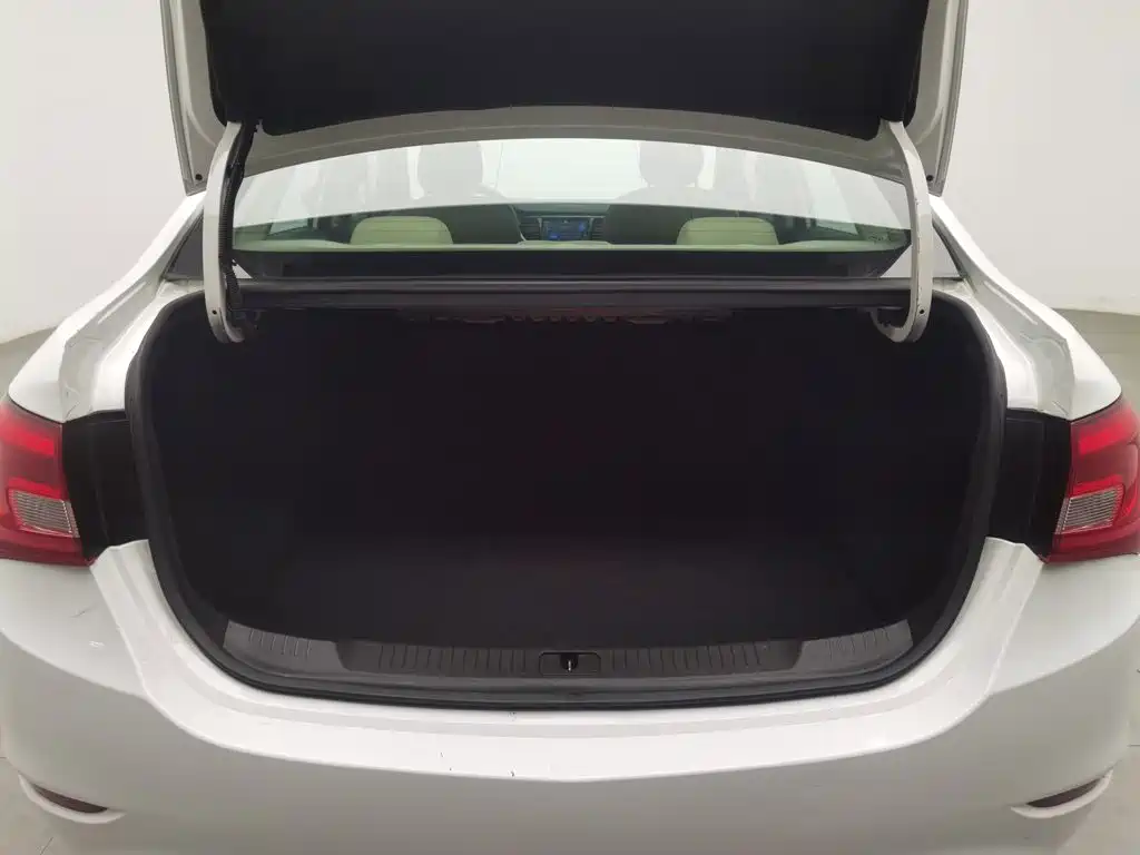 Фото 16 - Buick Excelle