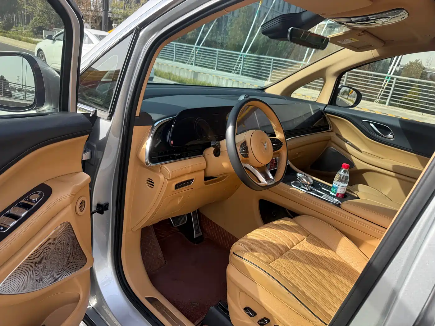 Voyah Auto Voyah Dreamer 2022 Low-carbon Edition Think+Smart Driving Package фото 4