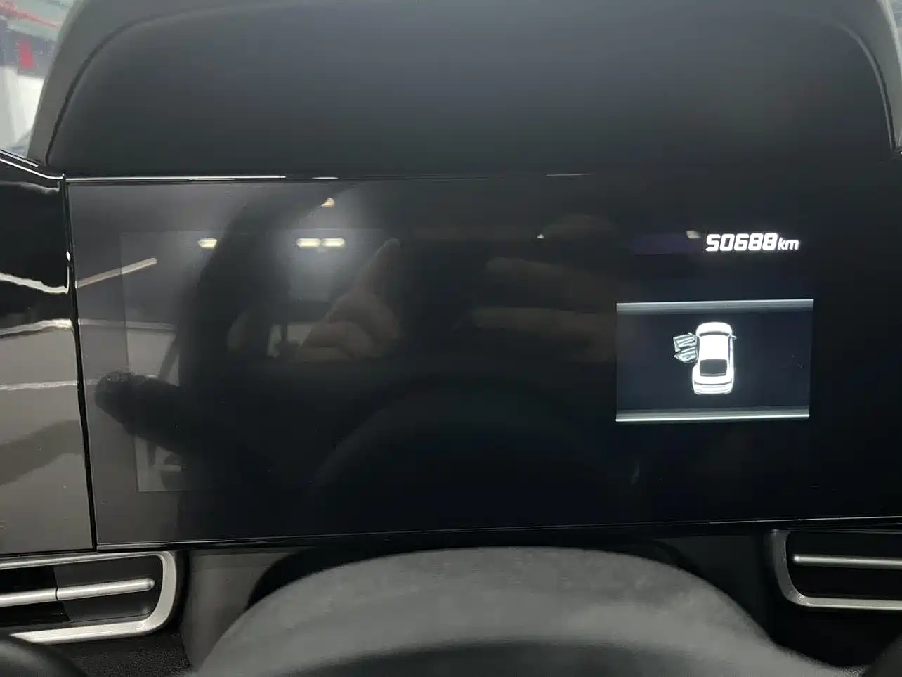 Hyundai Elantra 2022 1.5L CVT LUX Premium Edition фото 9