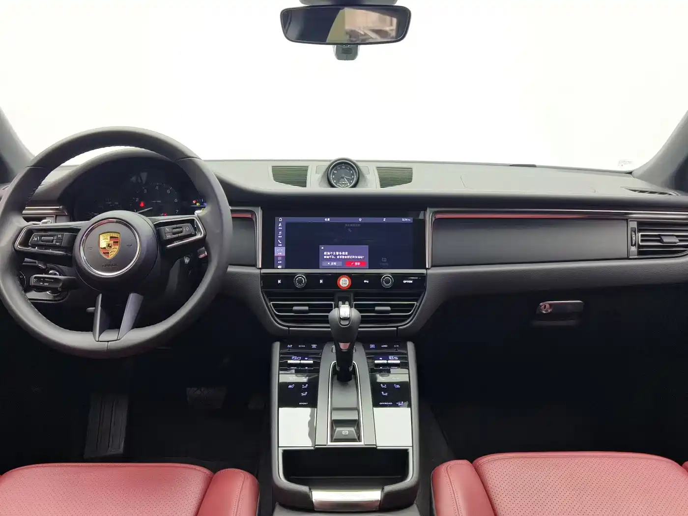 PORSCHE MACAN