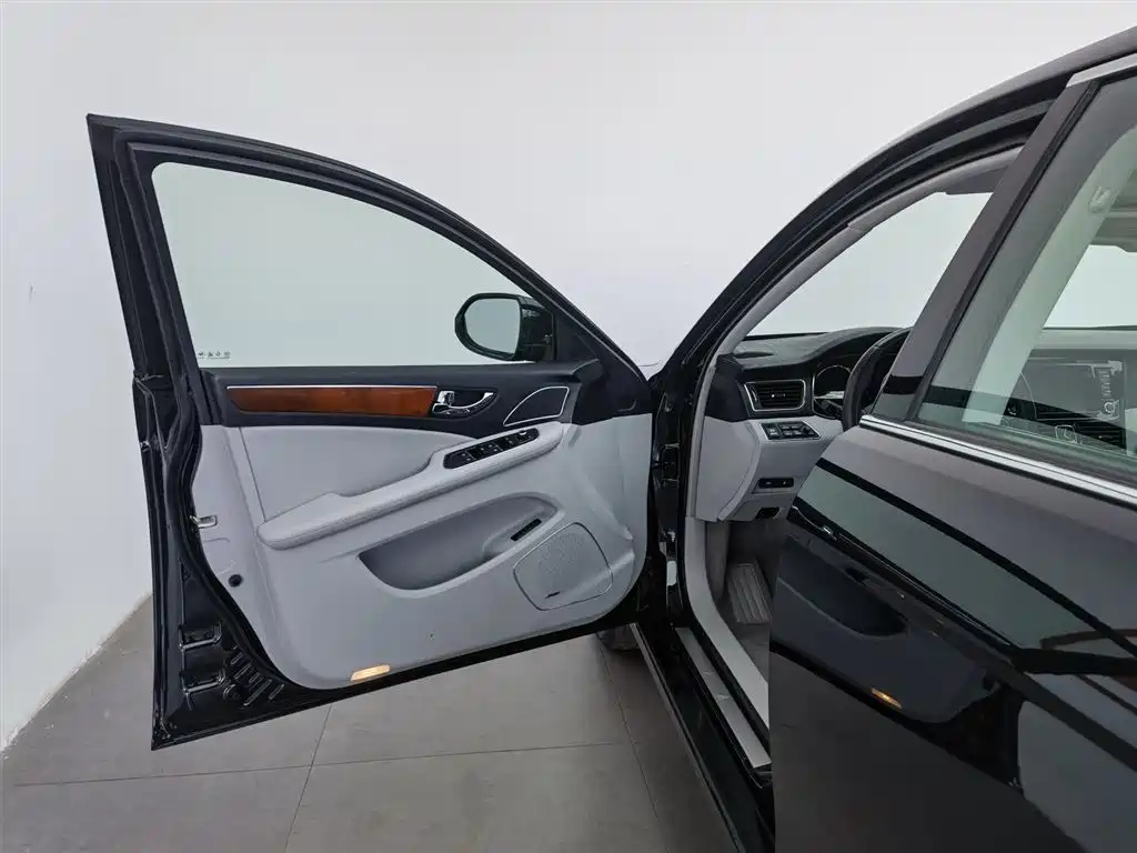 Hongqi H7 2015 3.0L Premium фото 8