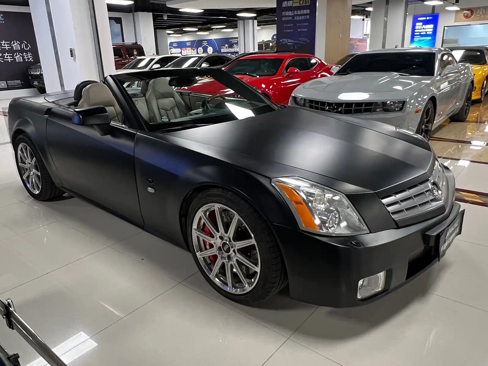 Фото 14 - Cadillac XLR