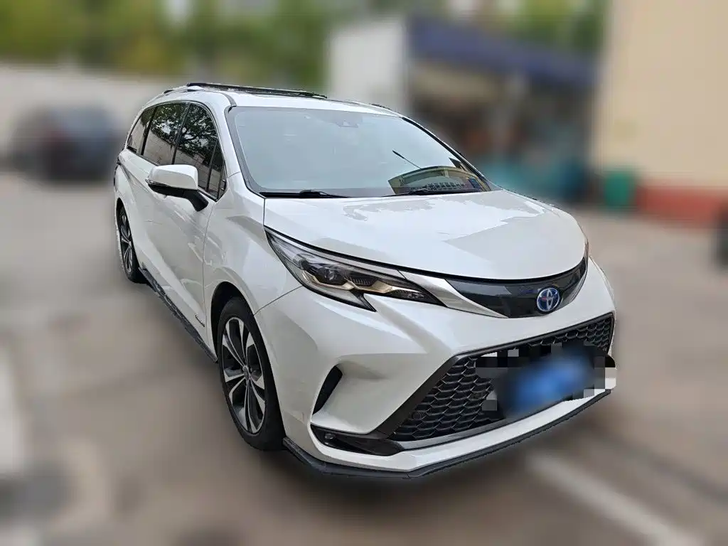 Фото 24 - Toyota Granvia