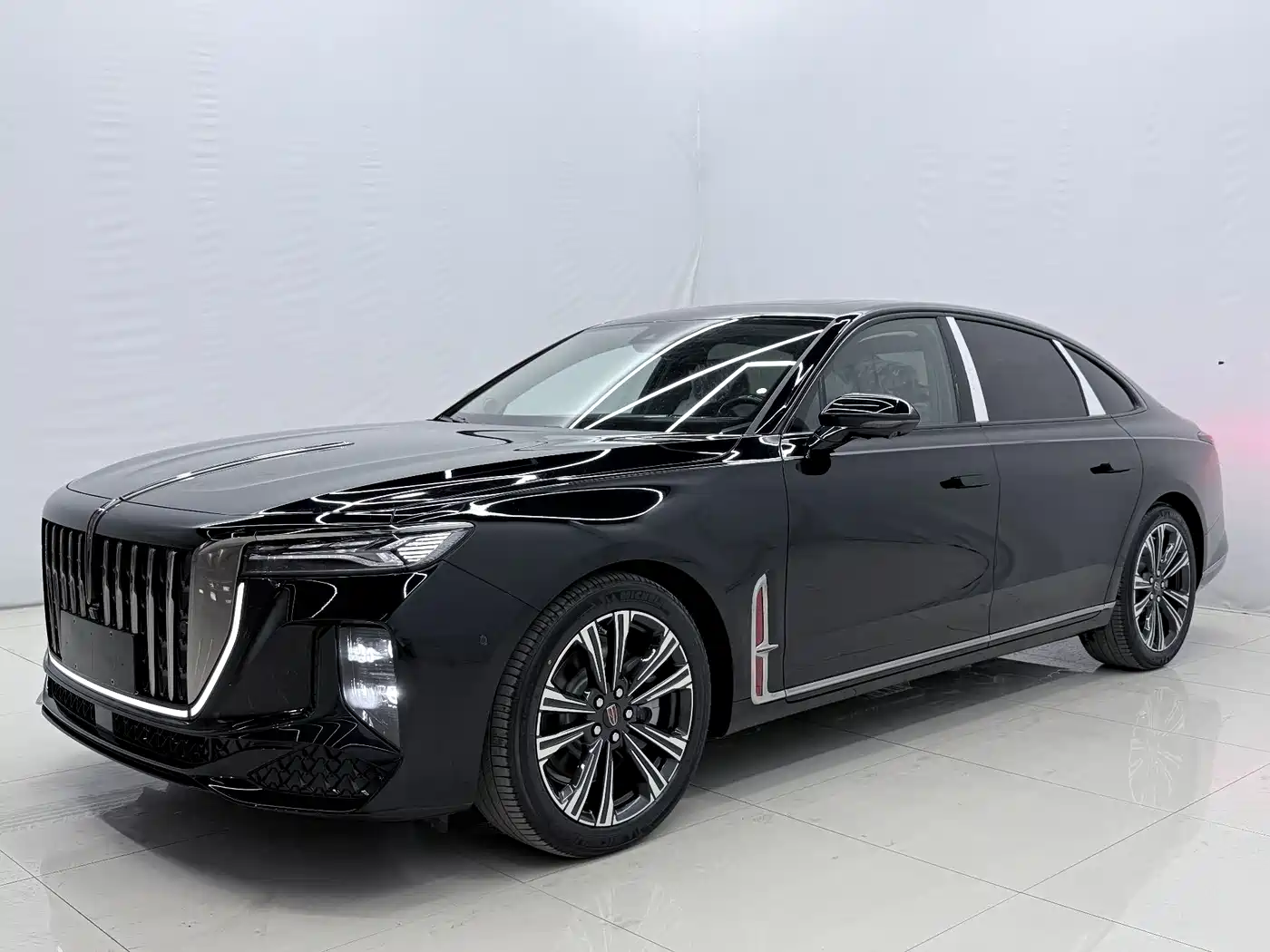 Hongqi H9 2024 2.0T Qi Chang Private Fashion Edition