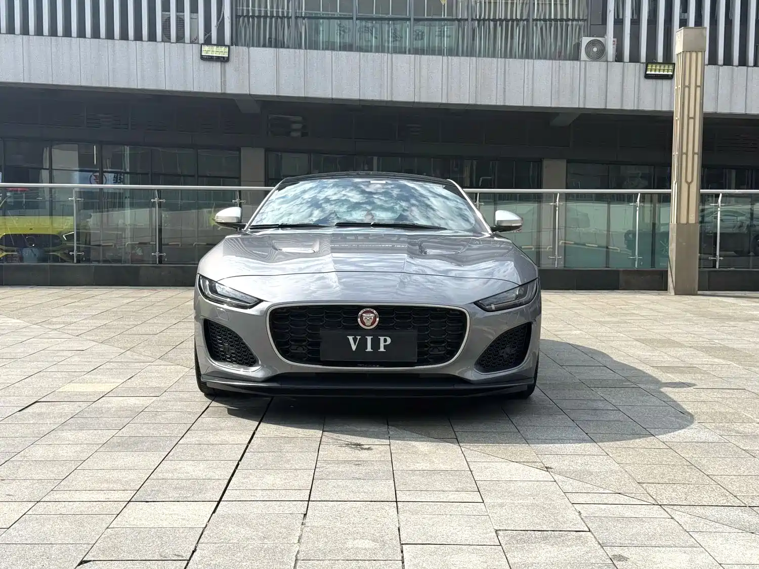 Фото 2 - Jaguar F-TYPE