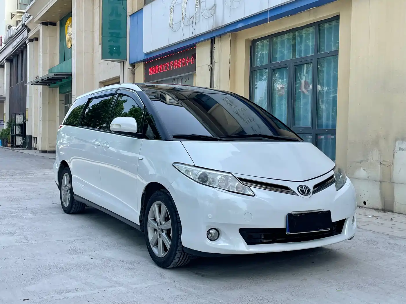 Toyota Previa 2006 Model 2.4L 7-Seater Luxury Edition фото 3