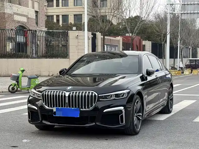 BMW 7 SERIES