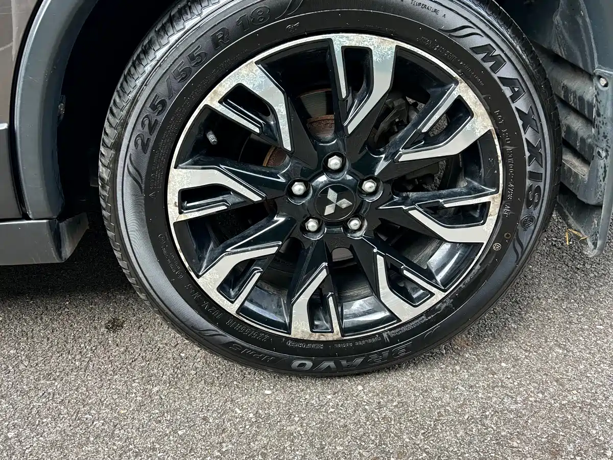 Mitsubishi Outlander 2019 2.0L 2WD Enjoy 7-Seater China VI фото 16