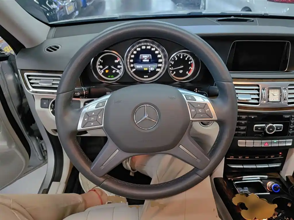 Mercedes-Benz E-Class 2015 E 260 L фото 11