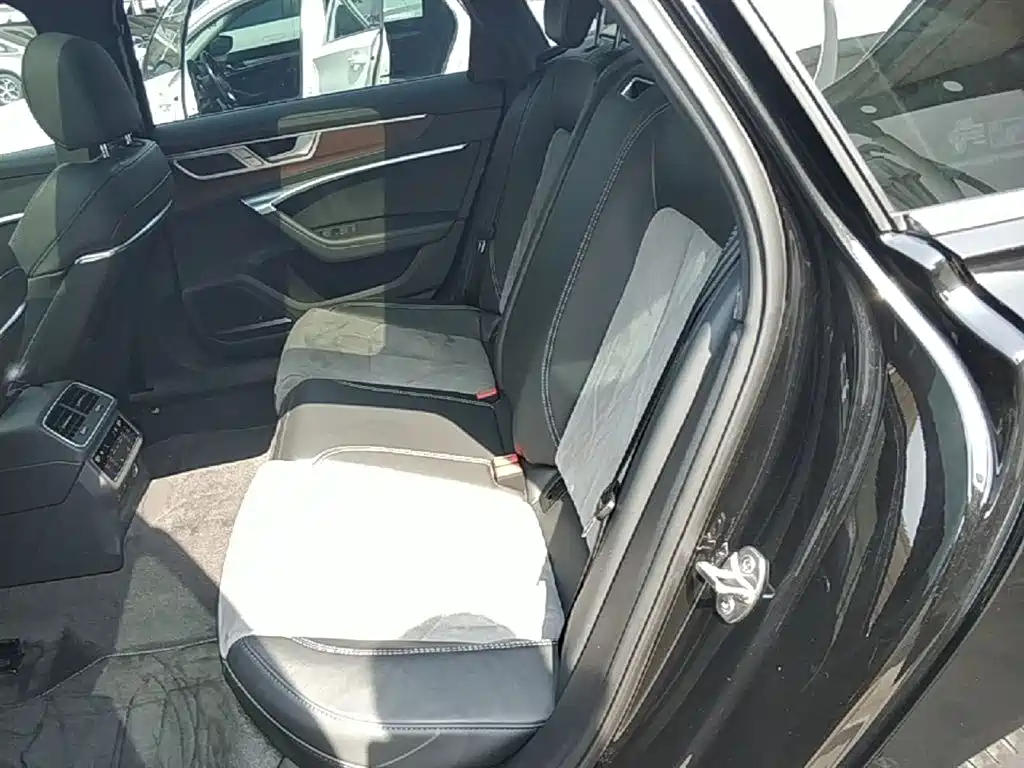 Audi A6L 2023 45 TFSI quattro Premium Dynamic фото 17
