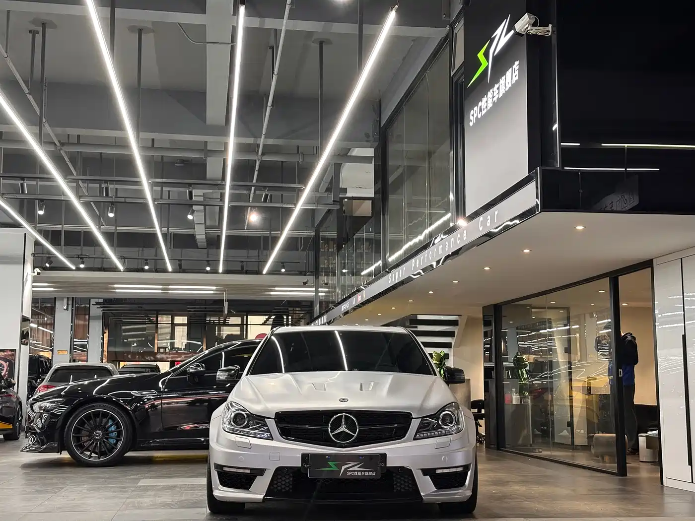 Mercedes-Benz C-Class AMG 2009 AMG C 63 Dynamic фото 2