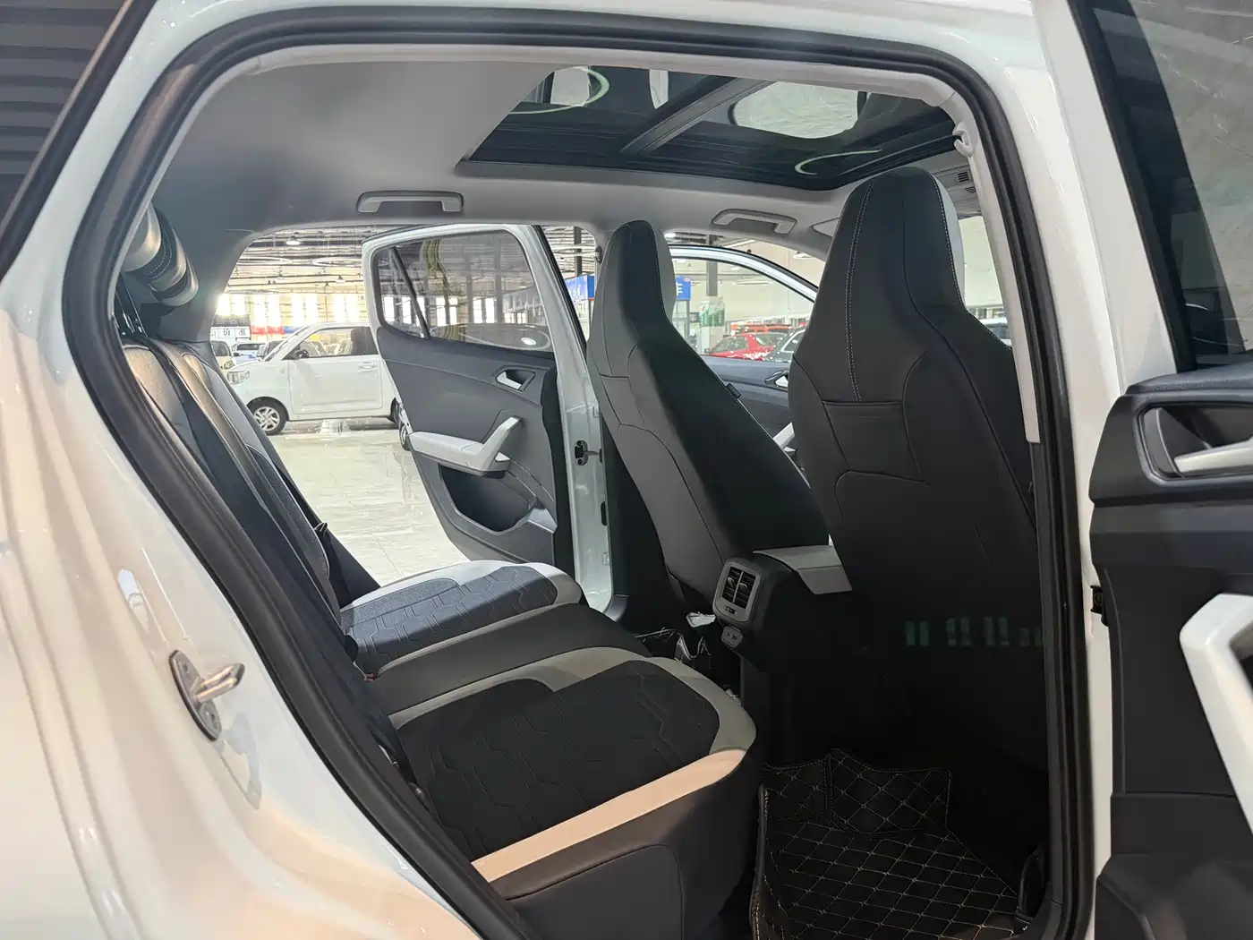 Volkswagen Tharu 2025 New Edge 1.5L Aspiration Edition фото 10