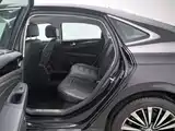 Photo 15 - Volkswagen Passat