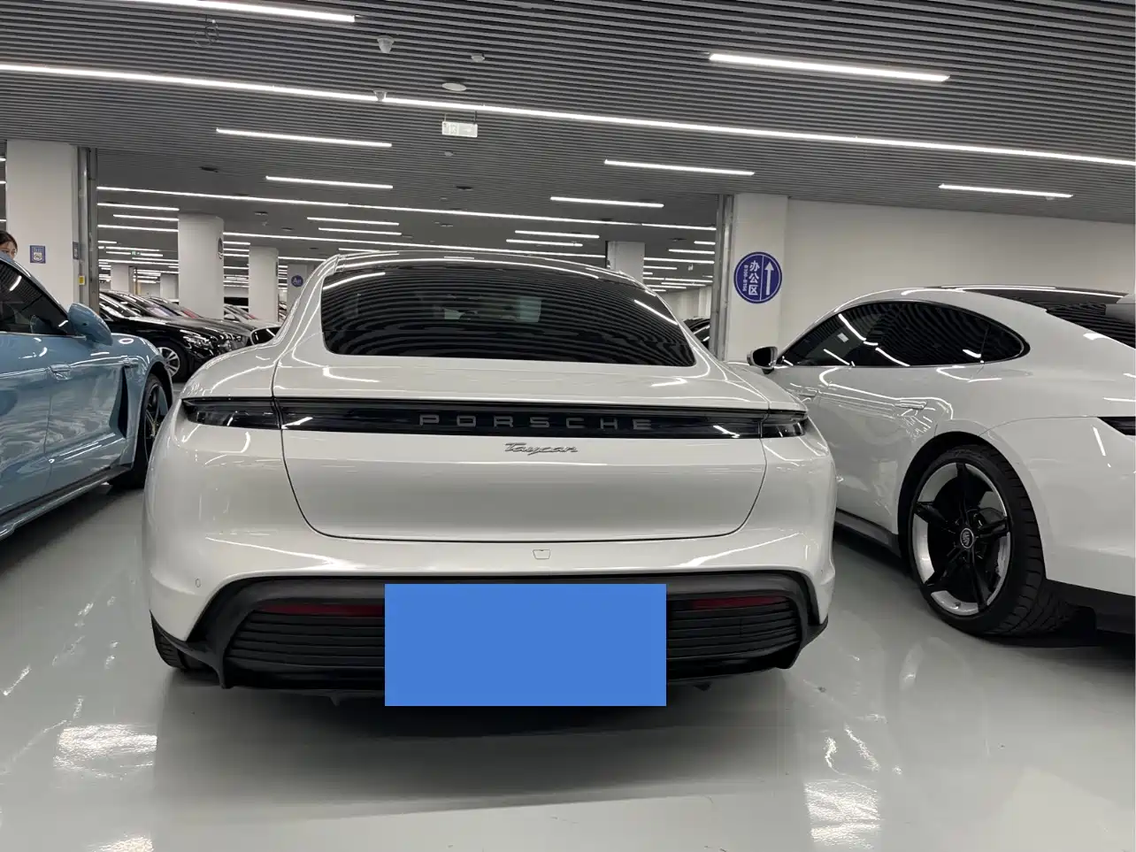 Porsche Taycan 2020 Taycan фото 16