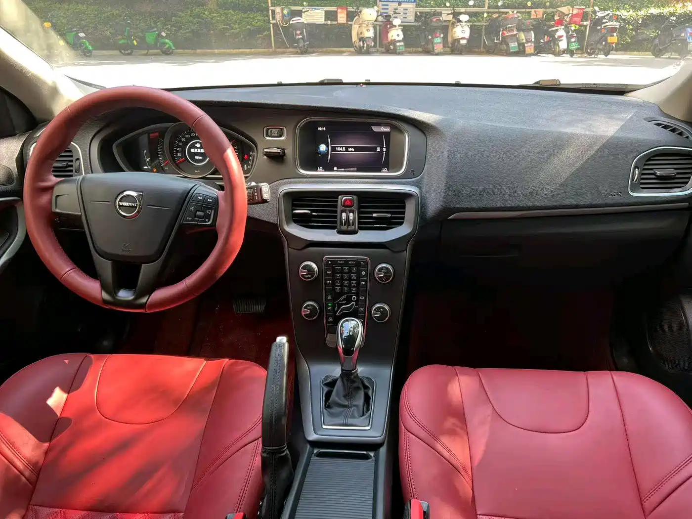 Volvo V40 2018 2017 T3 Momentum