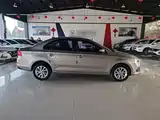 Фото 7 - Škoda Rapid