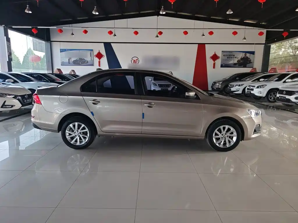 Фото 7 - Škoda Rapid