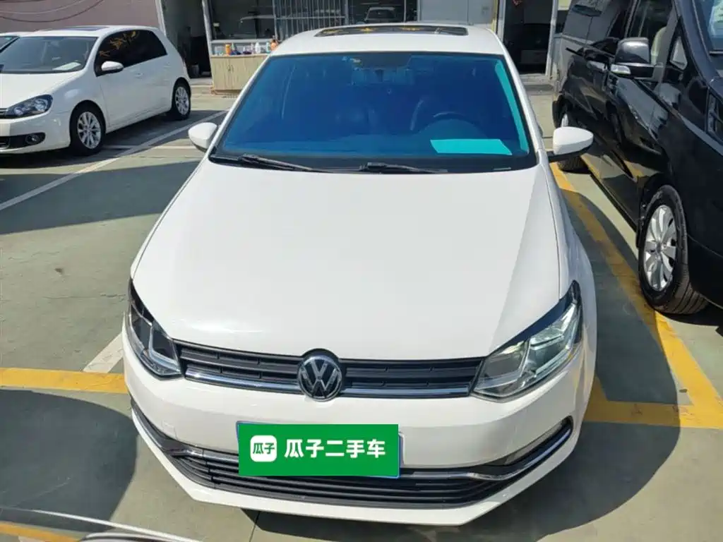 Volkswagen Polo 2016 1.6L Automatic Comfort фото 3
