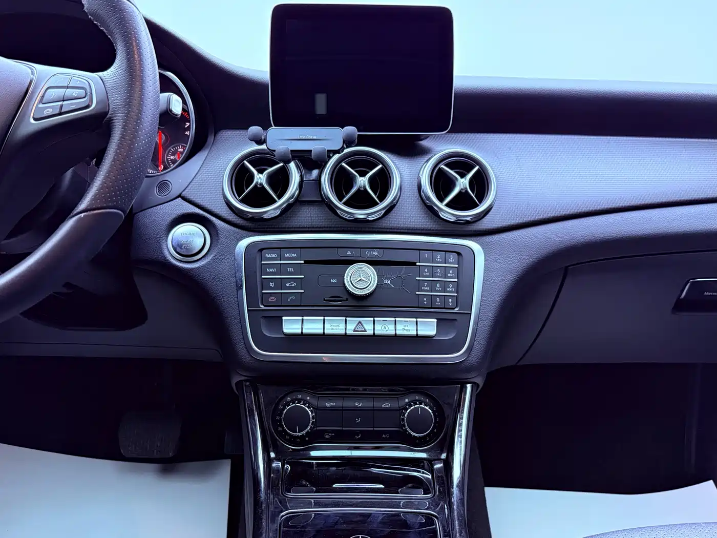 Mercedes-Benz GLA 2018 GLA 200 Dynamic фото 15