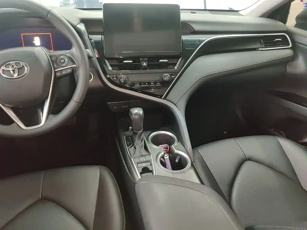 Toyota Camry 2021 2.5G Luxury Edition фото 13