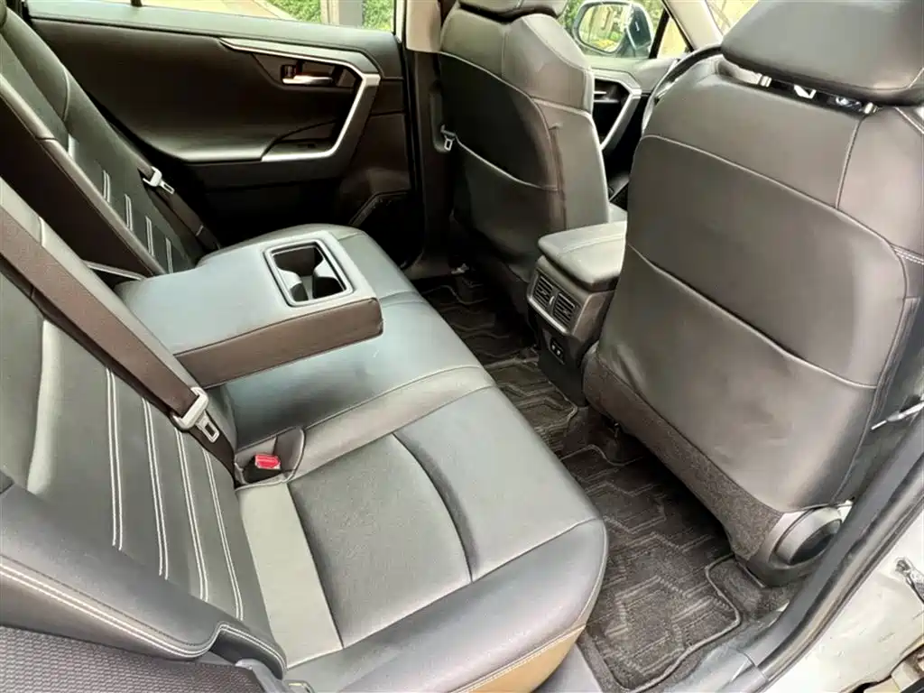 Toyota RAV4 Rongfang 2020 2.0L CVT 4WD Premium Edition фото 15