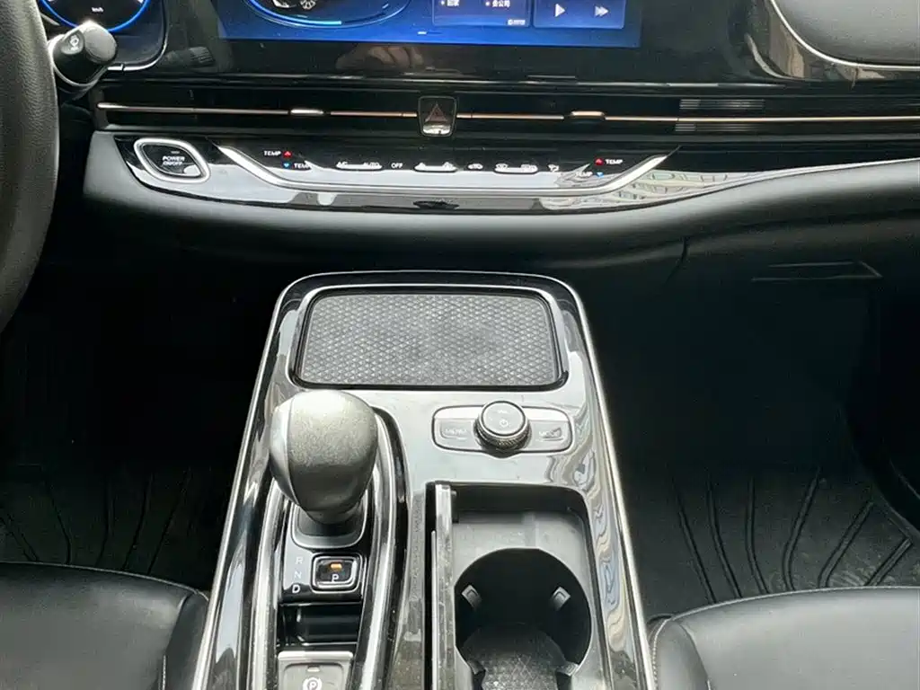 Toyota RAV4 Rongfang 2020 2.0L CVT 4WD Premium Edition фото 6