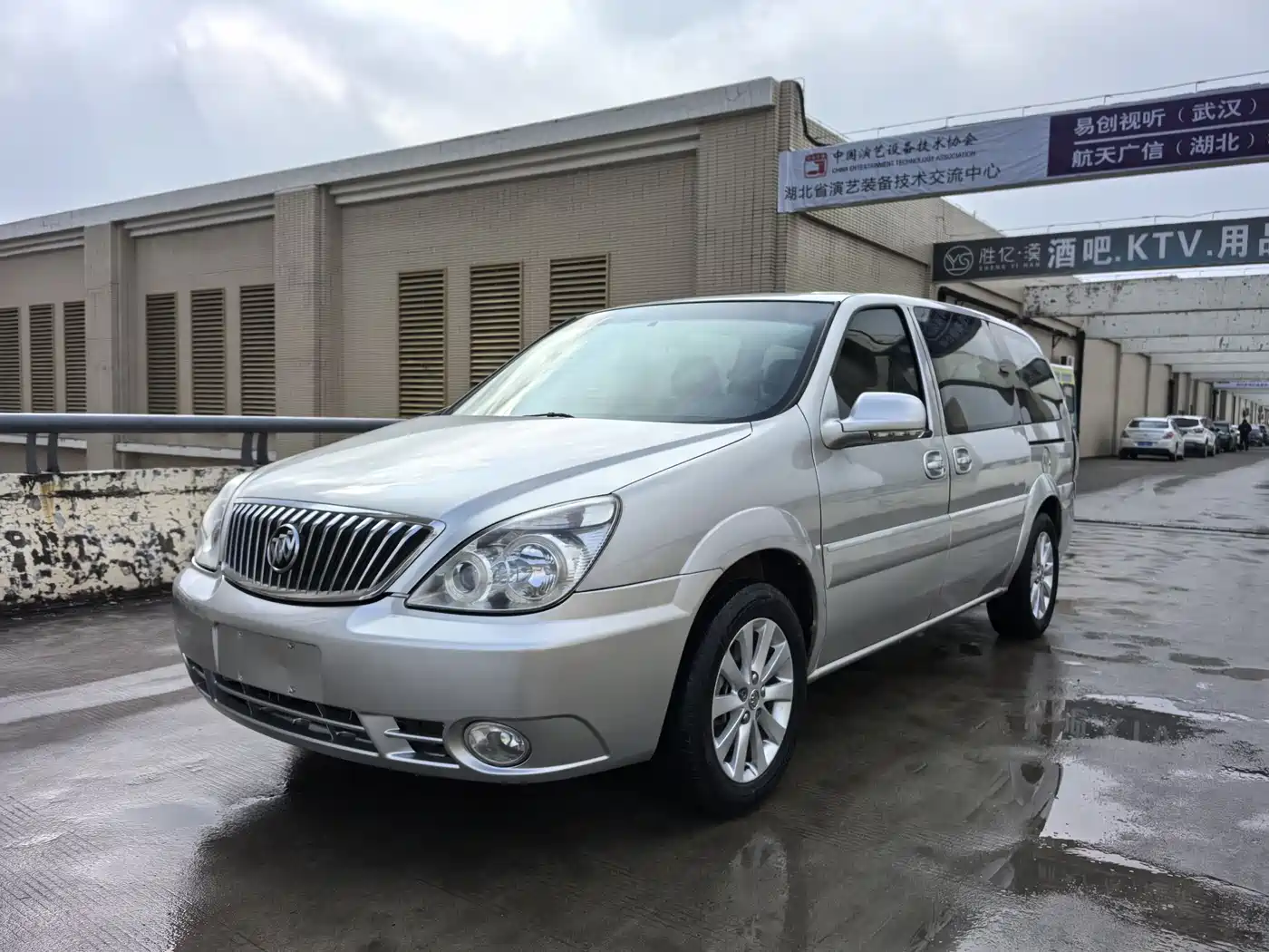 Buick GL8 2014 2.4L Executive Edition фото 40