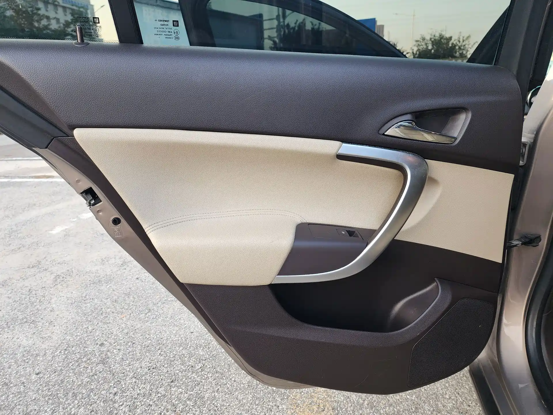 Photo 12 - Buick Regal