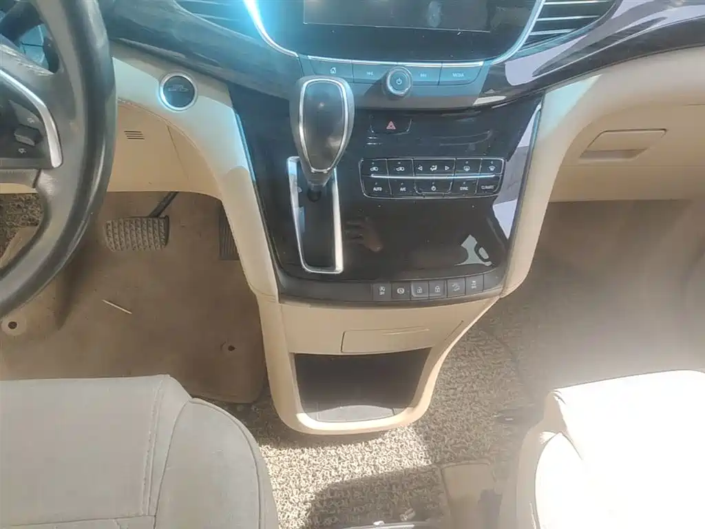 Buick GL8 2018 ES 28T Luxury Type China VI фото 14