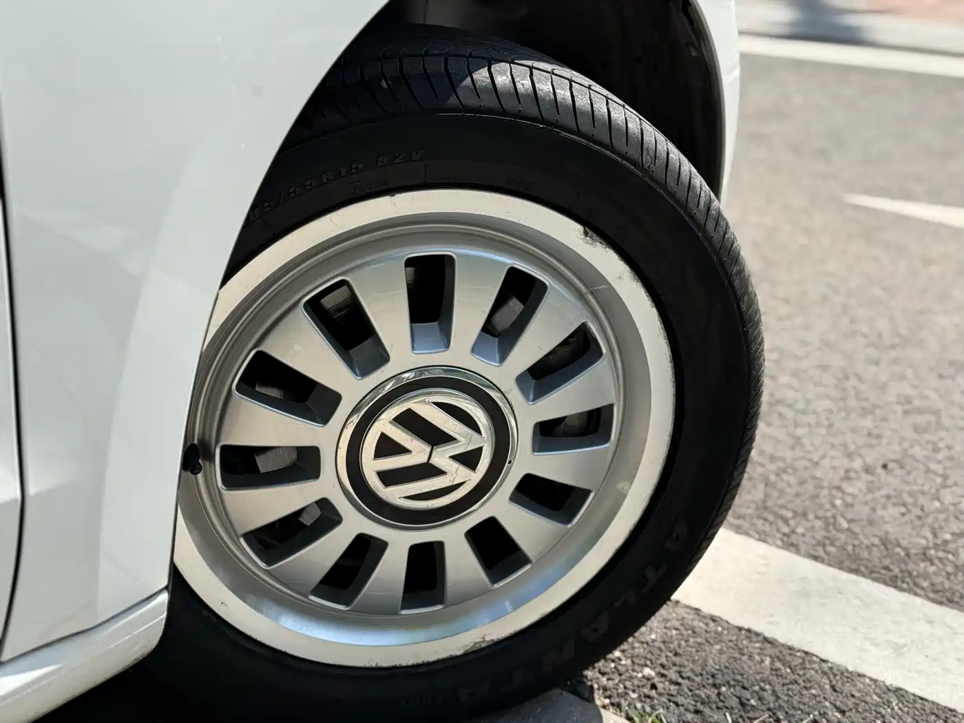 Volkswagen up! 2015 1.0L move up! фото 4