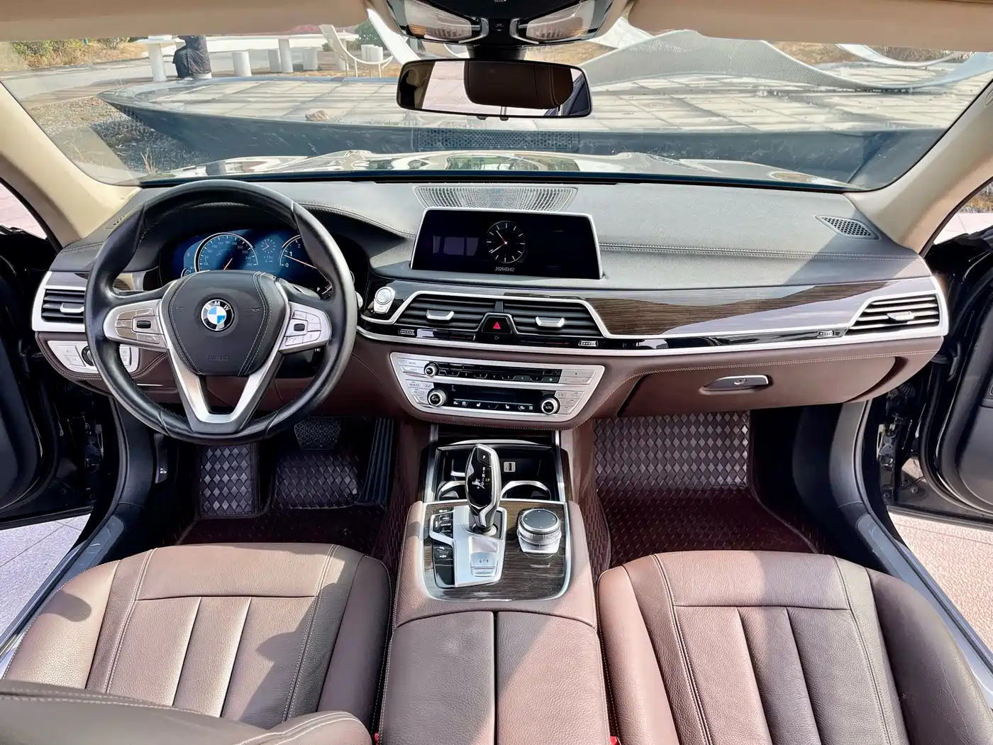 BMW 7 Series 2017 730Li Leading Edition фото 10