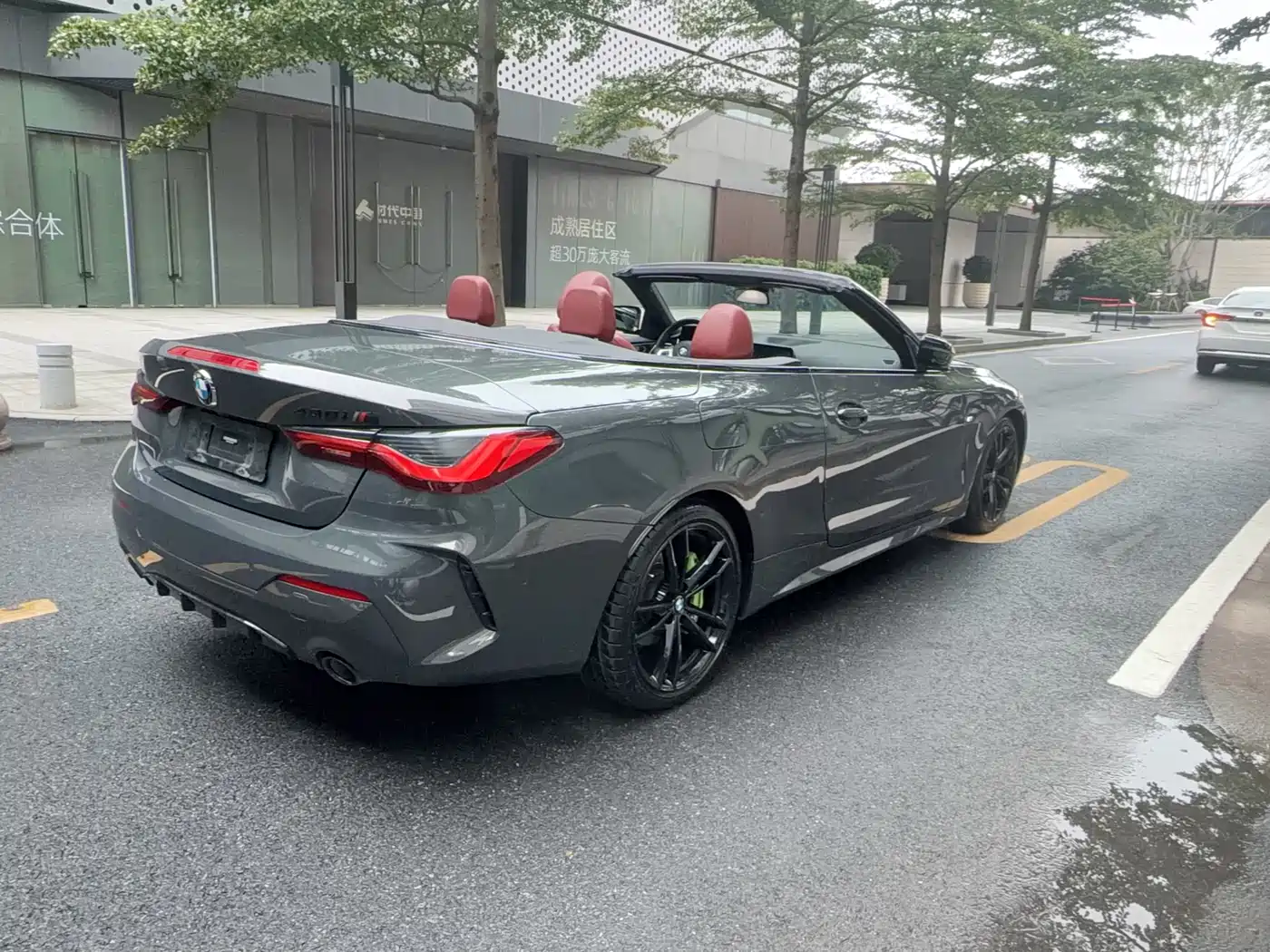 BMW 4 Series 2023 425i Convertible M Sport Shadowline Package фото 7