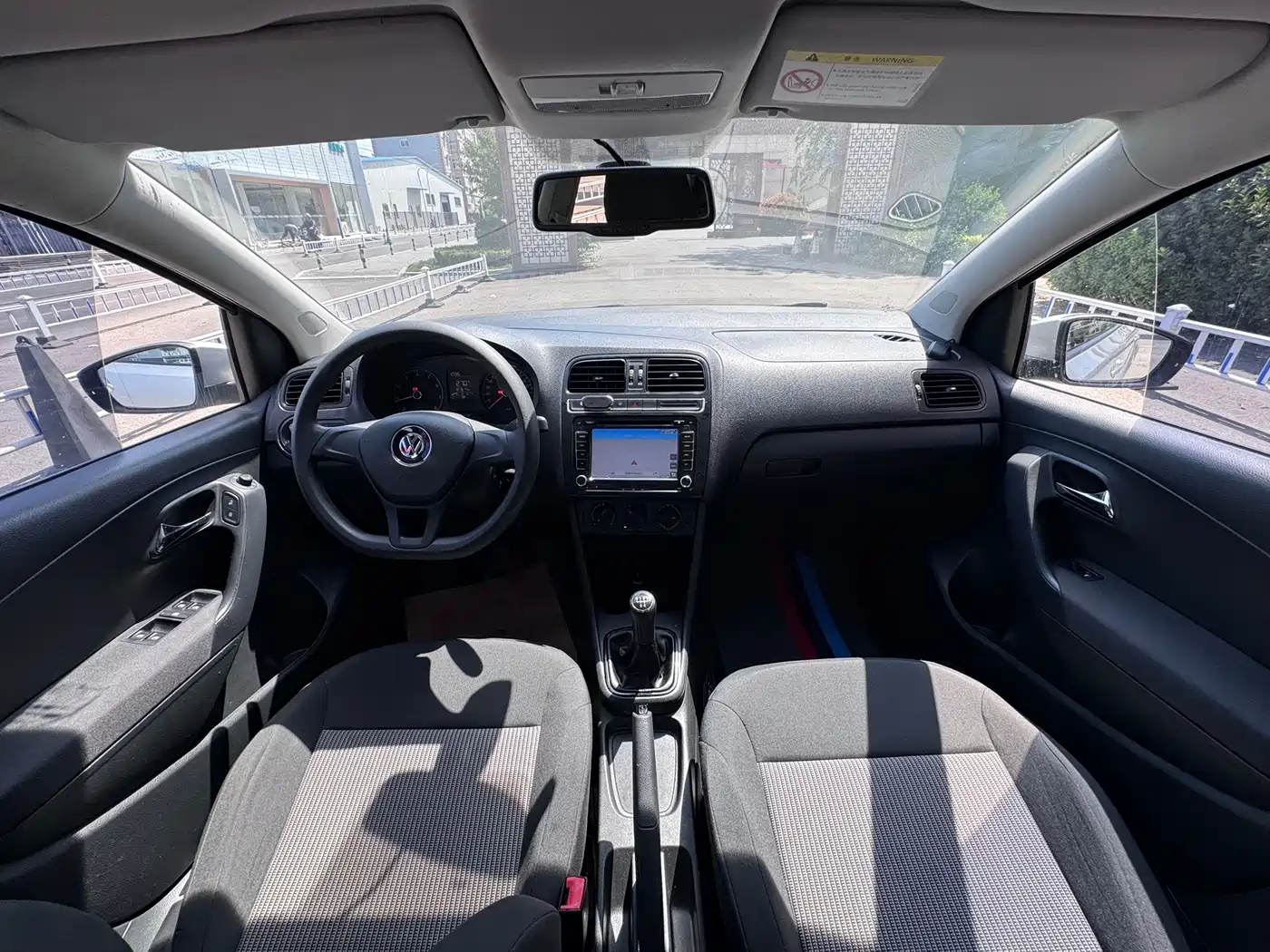 Volkswagen Polo 2014 1.4L Manual Trend Edition фото 9