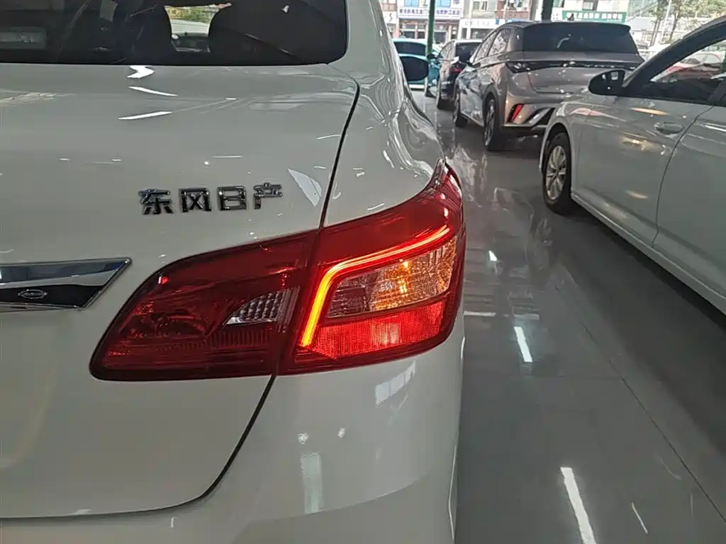 Nissan SYLPHY, миниатюра 8