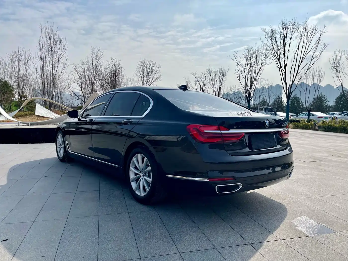 BMW 7 Series 2017 730Li Leading Edition фото 17