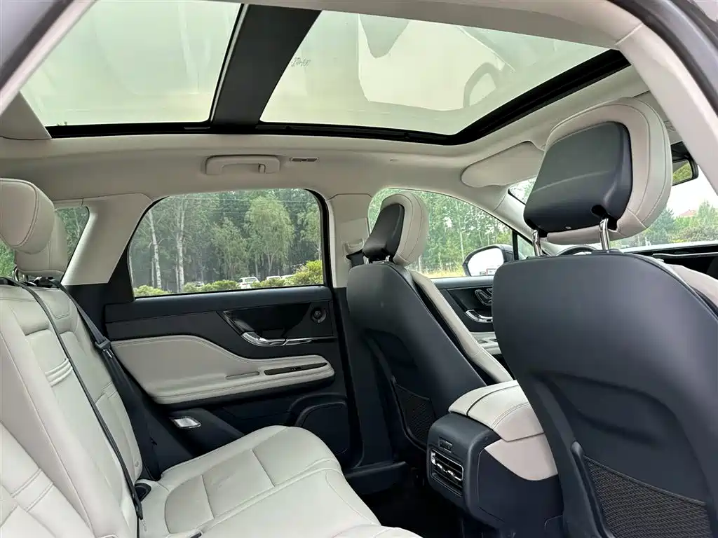 LINCOLN ADVENTURER