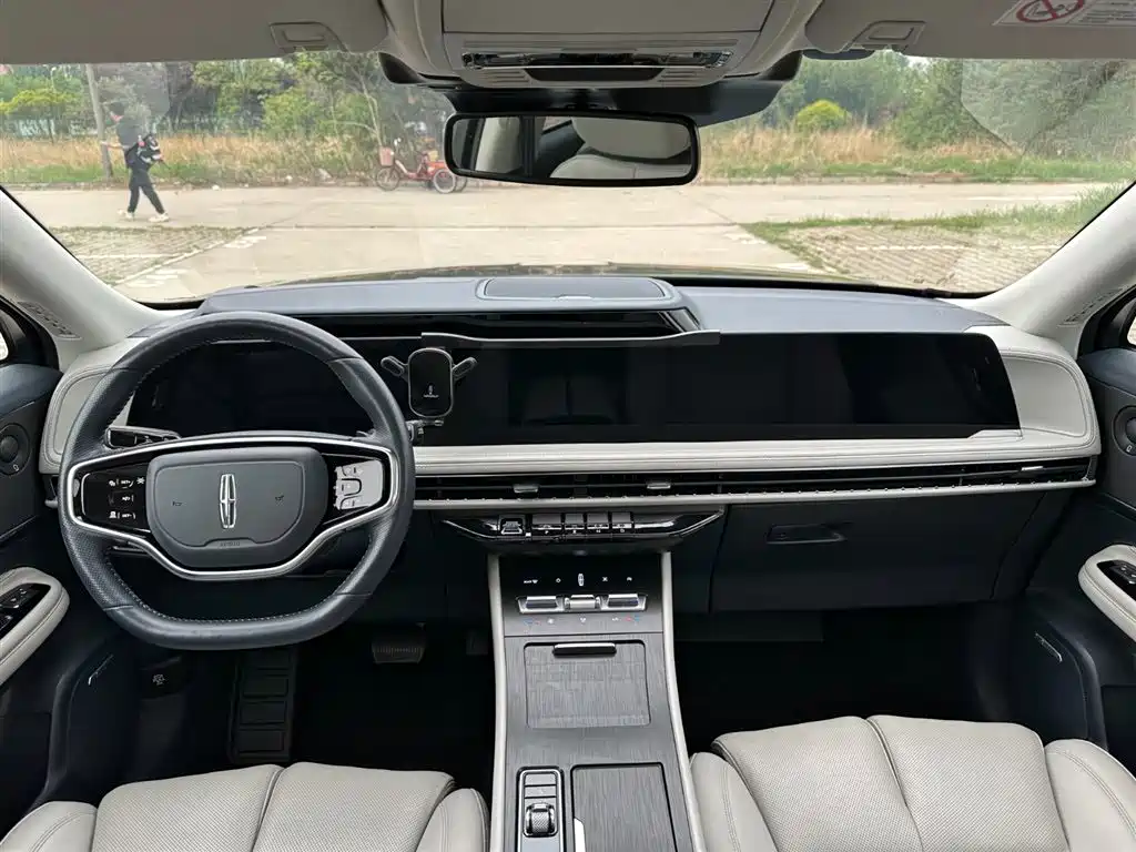 LINCOLN ADVENTURER