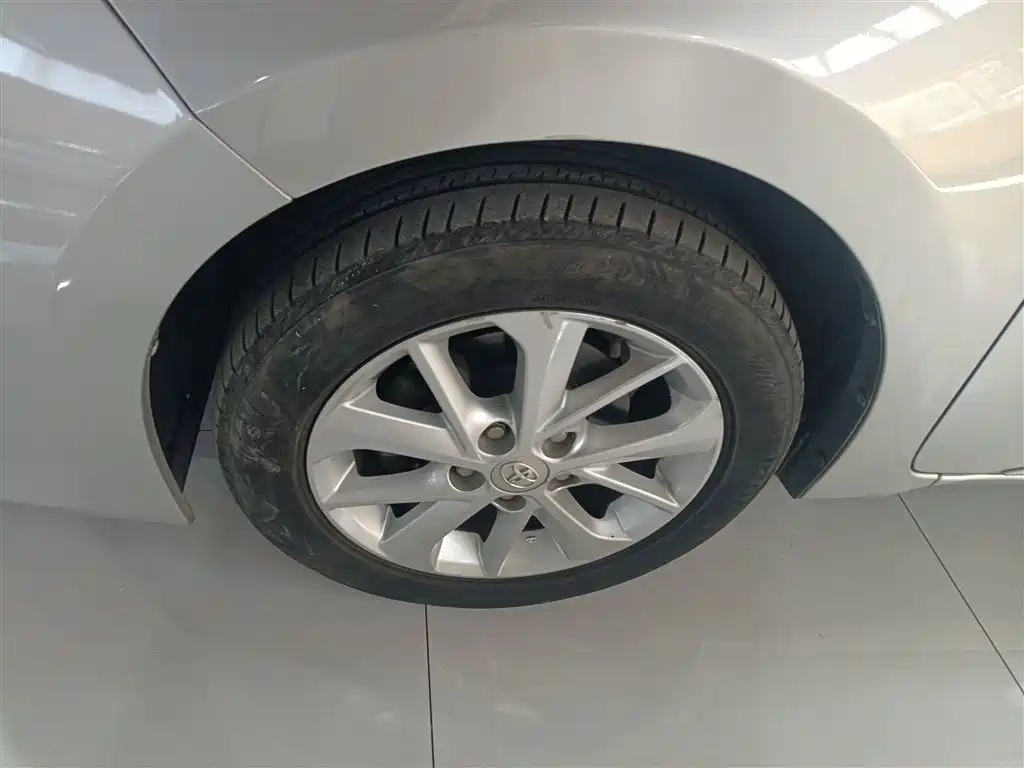 Toyota Corolla 2014 1.6L CVT GL-i Leather Edition фото 25