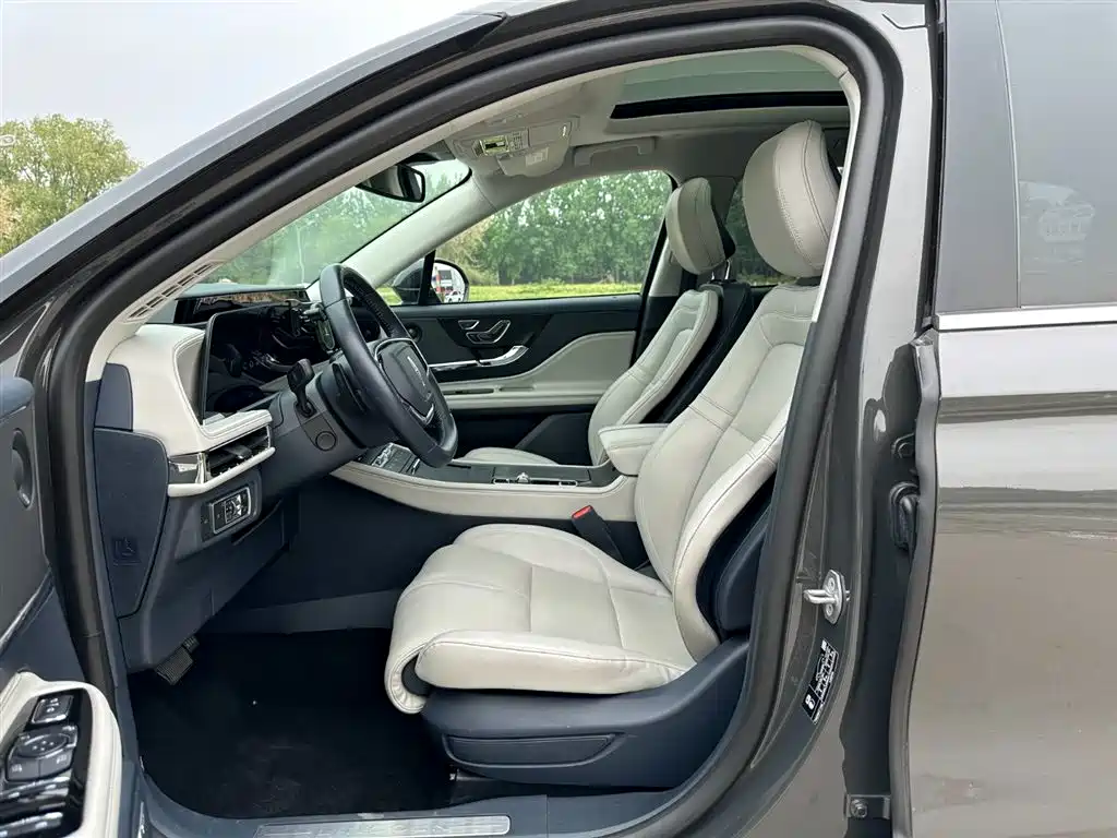 LINCOLN ADVENTURER