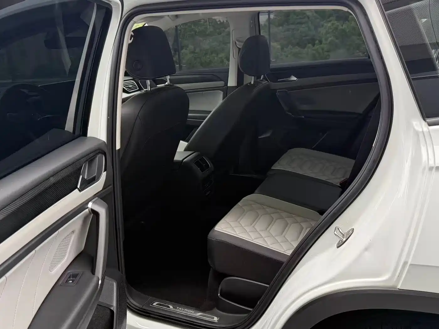 Volkswagen Tayron 2023 330TSI 2WD Luxury Plus Advanced Edition фото 4