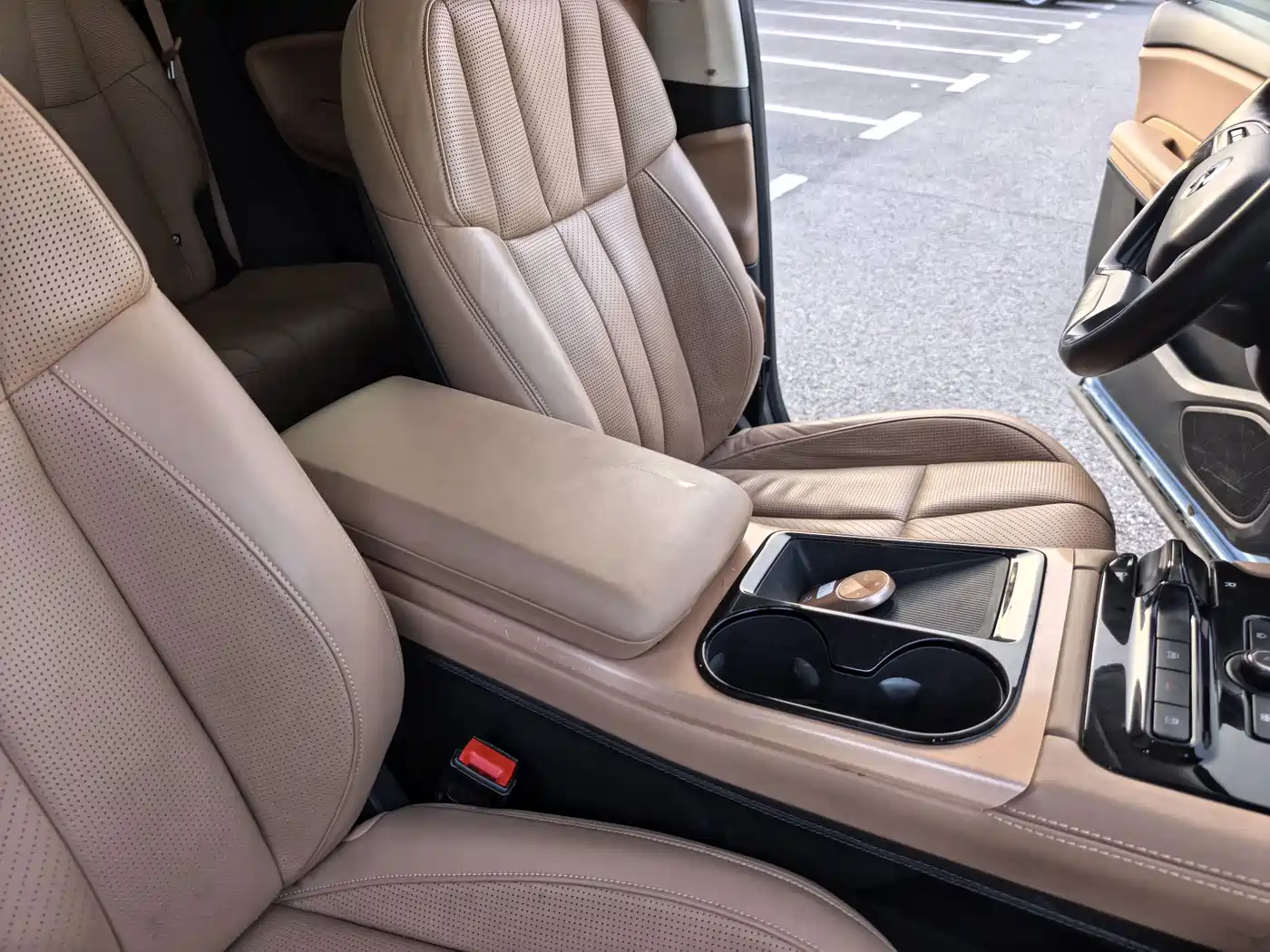 NIO ES8 2019 2018 Founder Edition