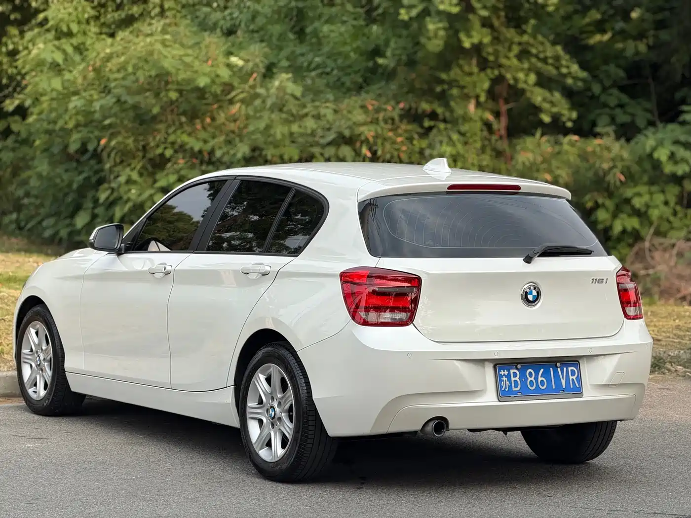 BMW 1 Series (Import) 2015 118i Leading фото 4