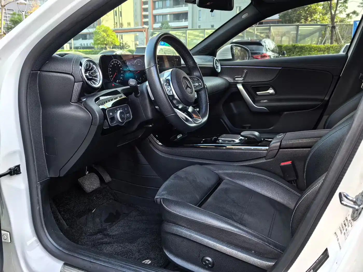 Mercedes-Benz A-Class 2022 A 200 L Sport Sedan Style фото 5