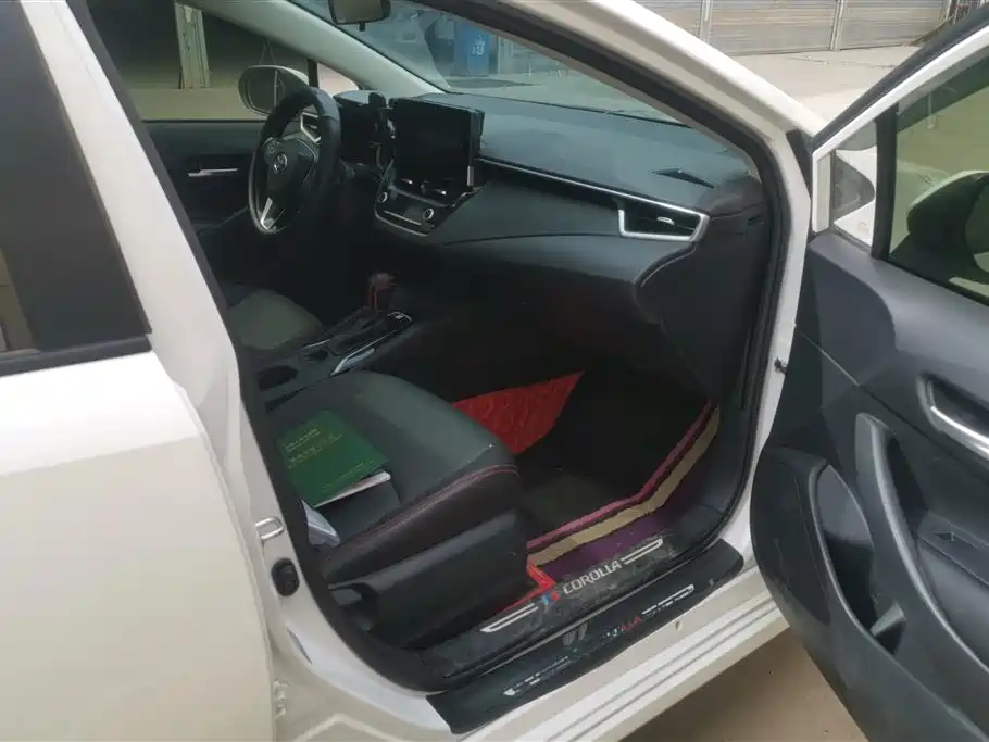 Toyota Corolla 2021 1.2T S-CVT Elite PLUS Edition фото 8