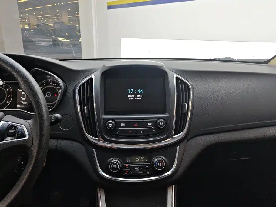 Baojun 560 2015 2015 1.8L Manual Elite