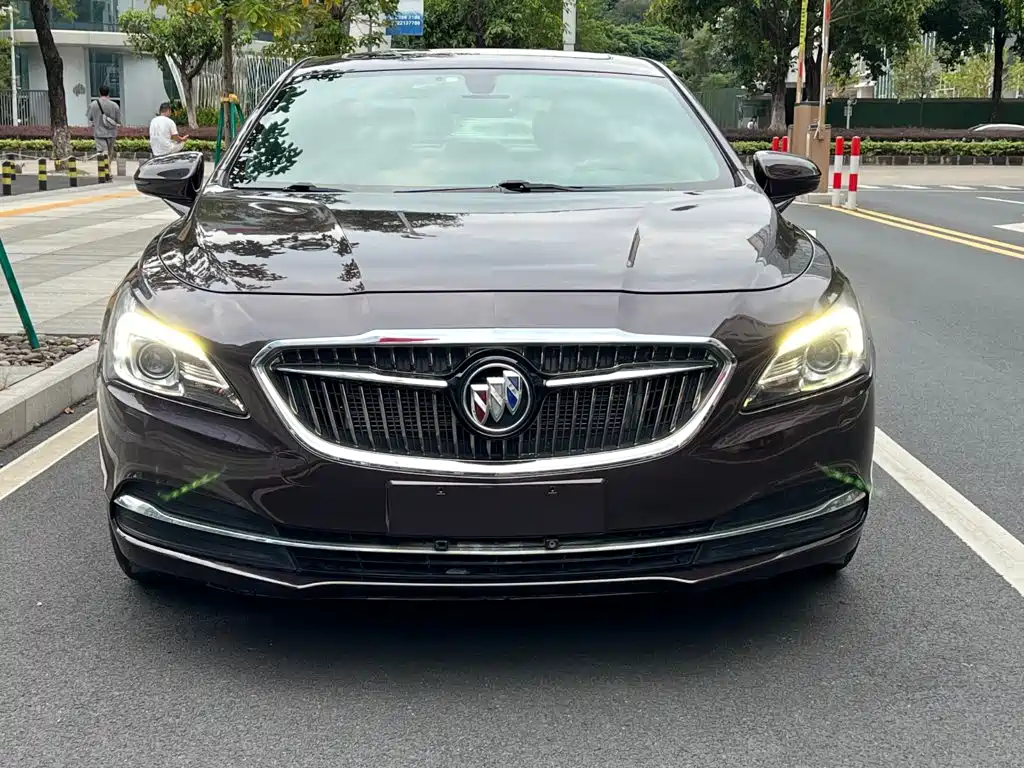 Photo 24 - Buick LaCrosse