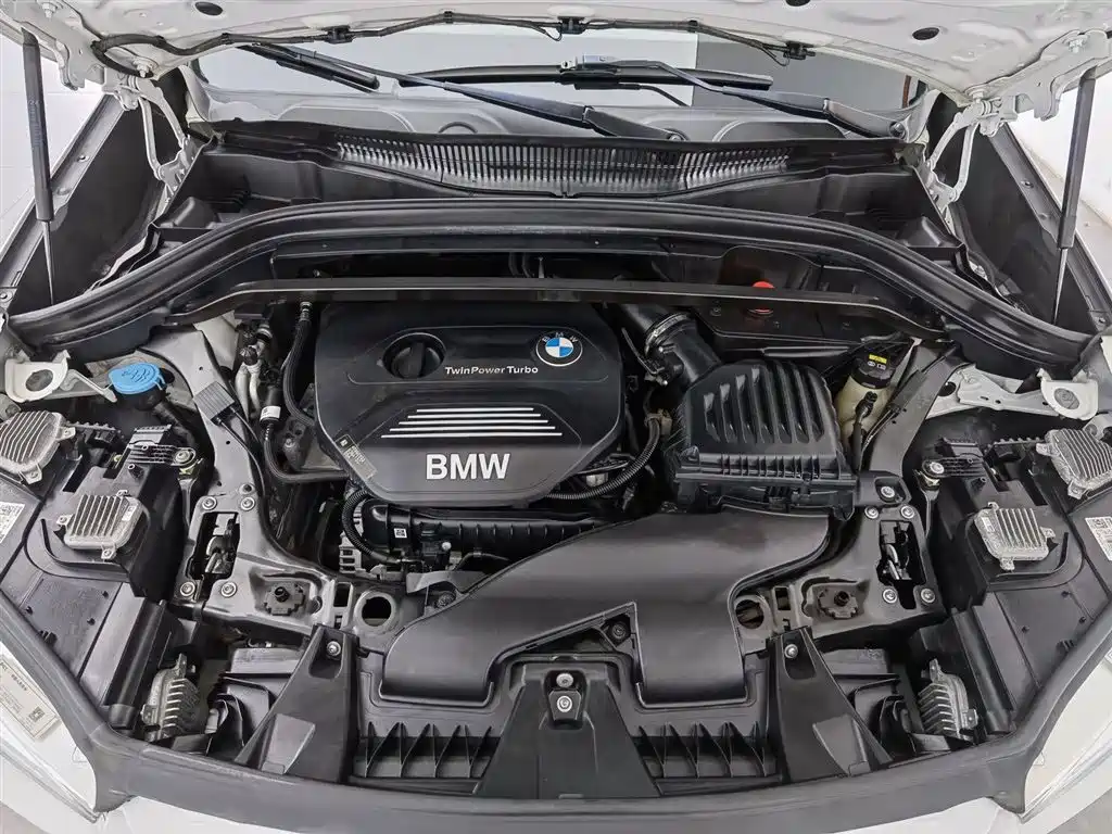 BMW X1 2019 sDrive18Li Premium Model фото 6