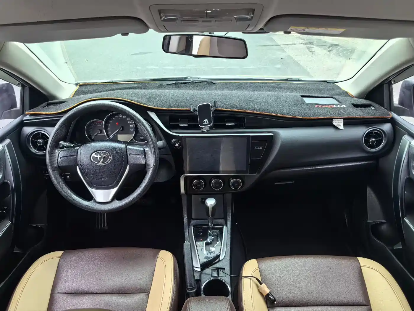 Toyota Corolla 2017 Facelift 1.2T S-CVT GL фото 8