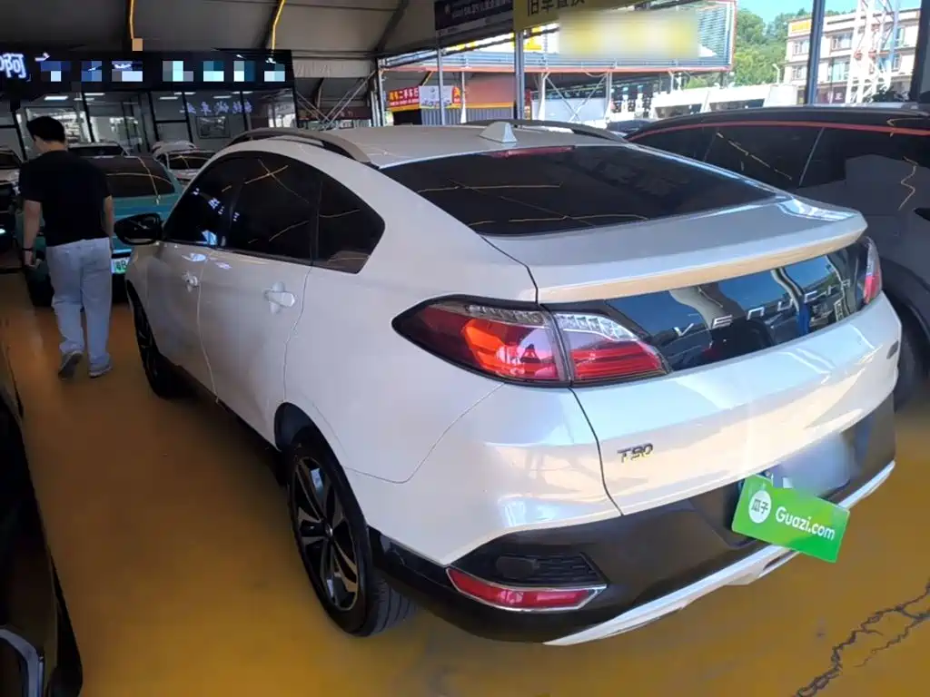 2018 Venucia T90